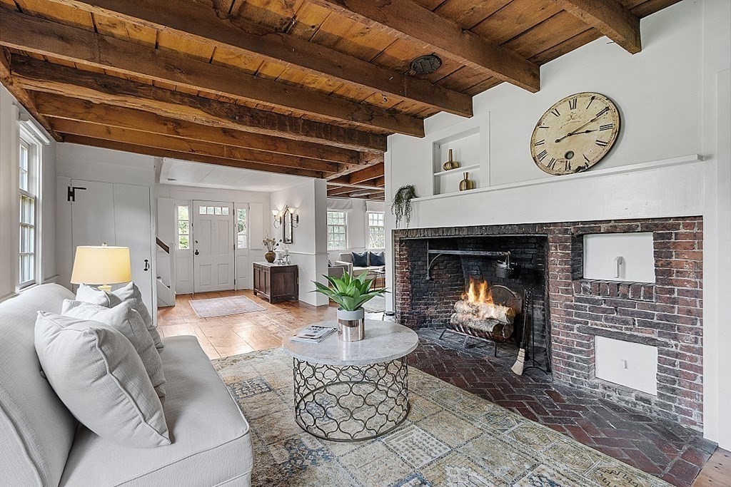 1126 Concord Road Marlborough, MA 01752 - Photo 6 of 36 Gallery Image 6