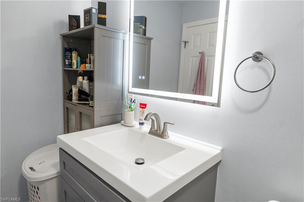 3586 Croton Road Naples, FL 34104 - Photo 15 of 21