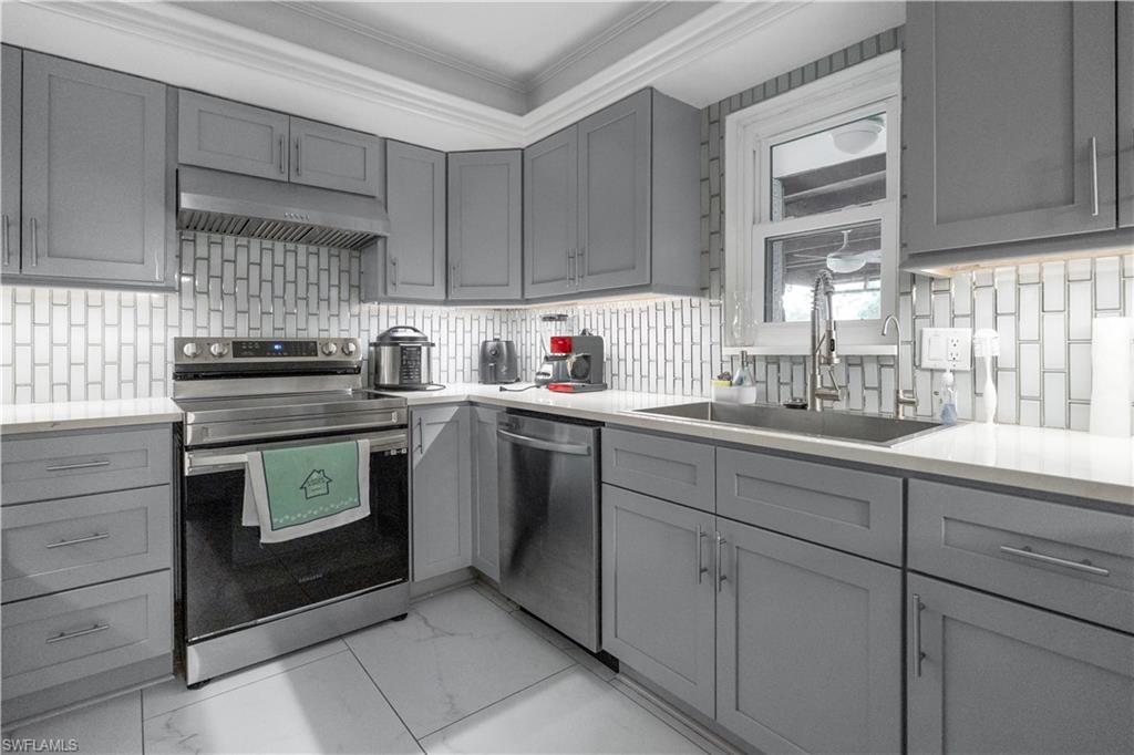 3586 Croton Road Naples, FL 34104 - Photo 10 of 21