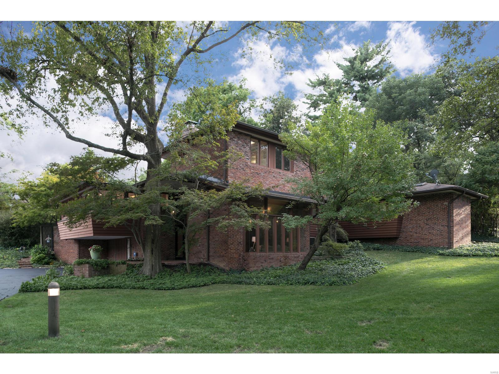 24 Dielman Road Ladue, MO 63124 - Photo 1 of 32 Gallery Image 1