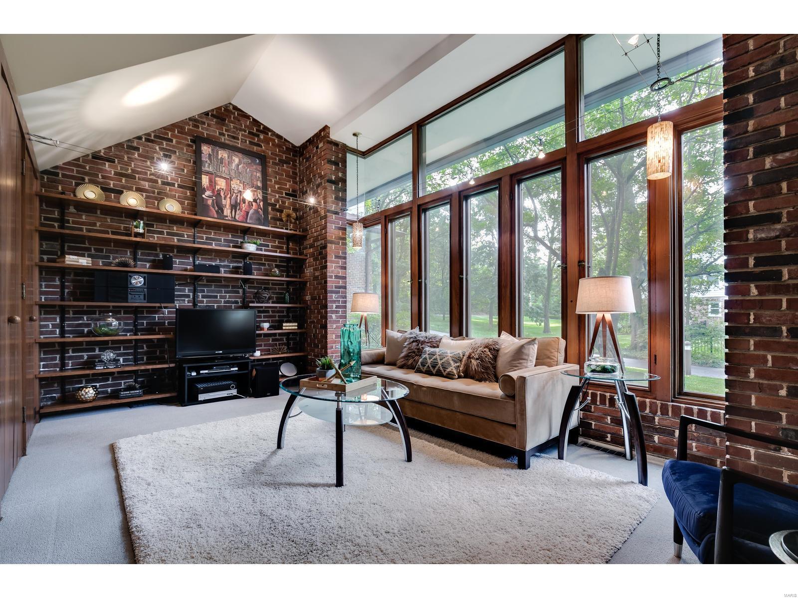 24 Dielman Road Ladue, MO 63124 - Photo 14 of 32 Gallery Image 14