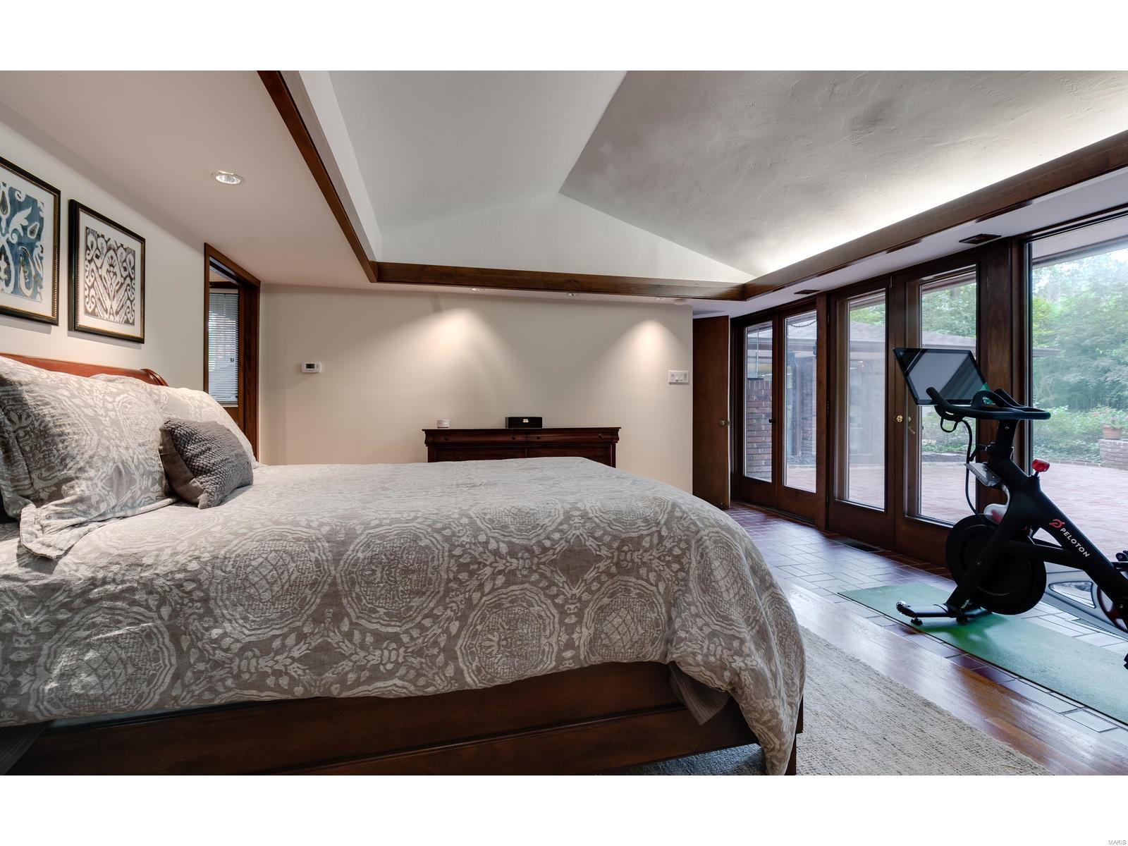24 Dielman Road Ladue, MO 63124 - Photo 15 of 32 Gallery Image 15