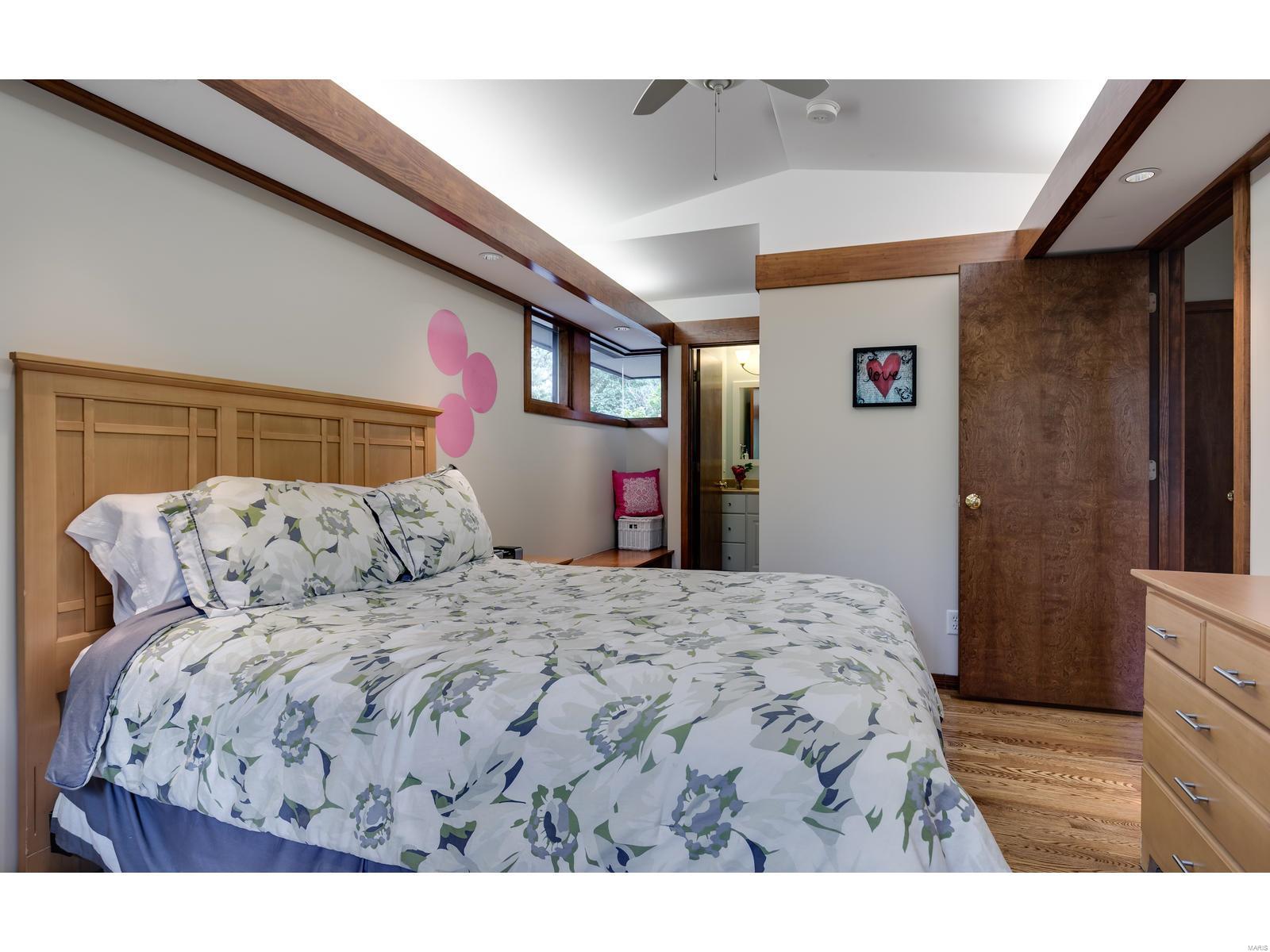 24 Dielman Road Ladue, MO 63124 - Photo 20 of 32 Gallery Image 20