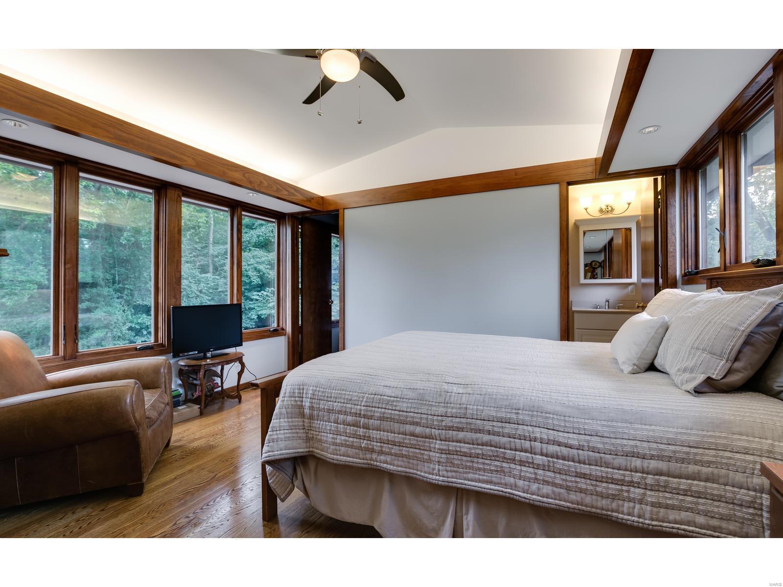 24 Dielman Road Ladue, MO 63124 - Photo 21 of 32 Gallery Image 21
