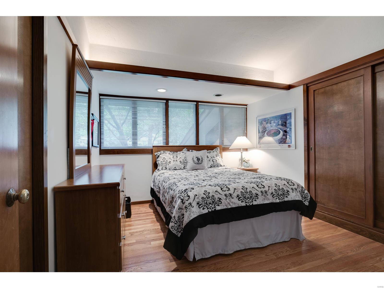 24 Dielman Road Ladue, MO 63124 - Photo 22 of 32 Gallery Image 22