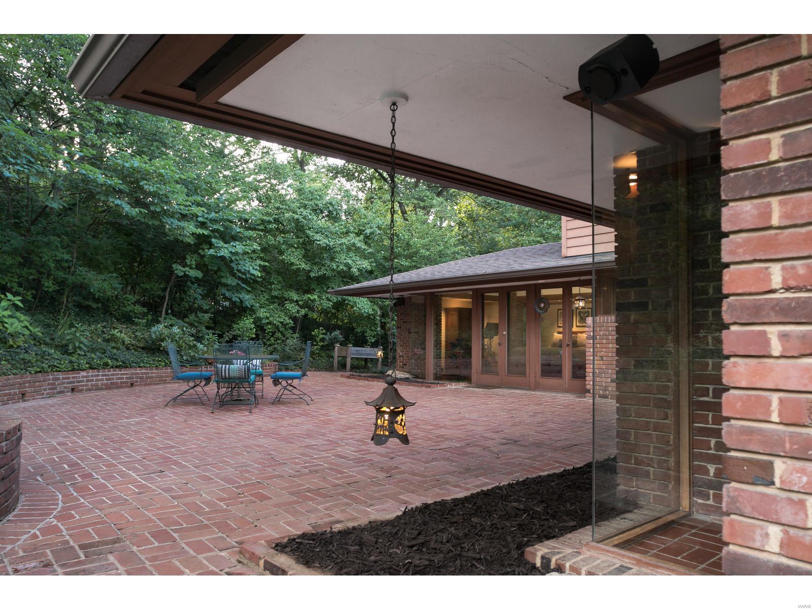 24 Dielman Road Ladue, MO 63124 - Photo 25 of 32 Gallery Image 25