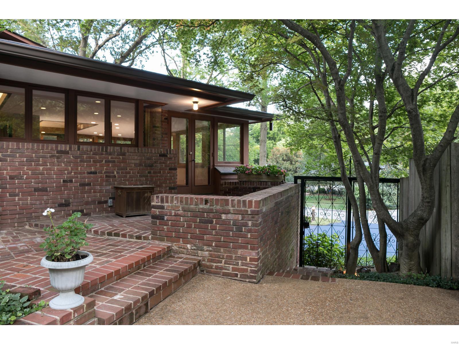 24 Dielman Road Ladue, MO 63124 - Photo 27 of 32 Gallery Image 27
