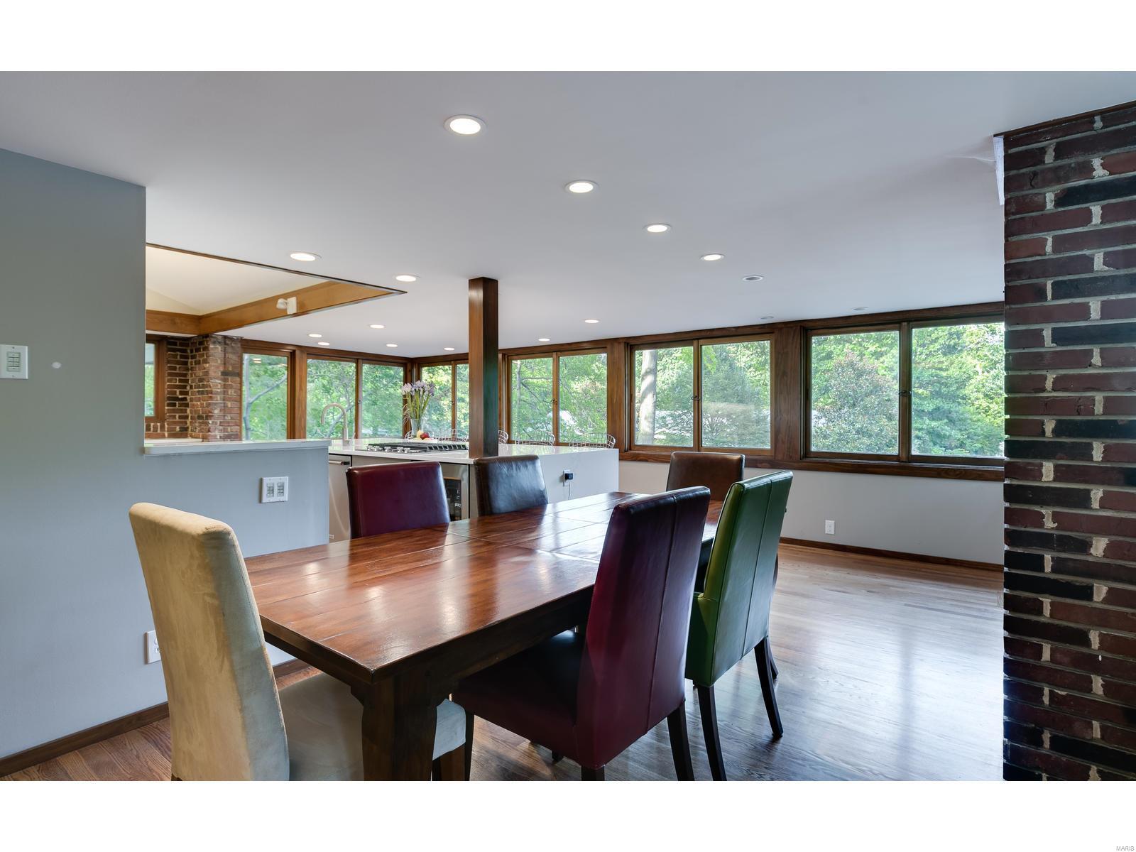 24 Dielman Road Ladue, MO 63124 - Photo 9 of 32 Gallery Image 9