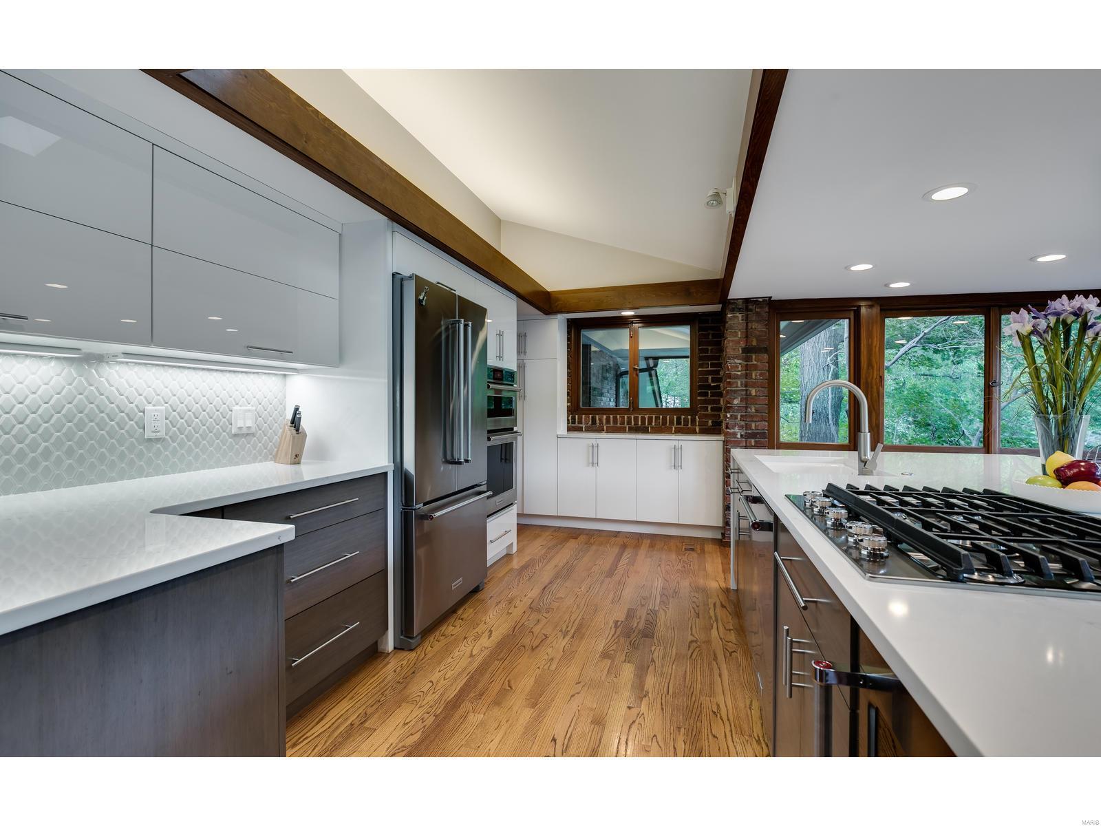 24 Dielman Road Ladue, MO 63124 - Photo 10 of 32 Gallery Image 10