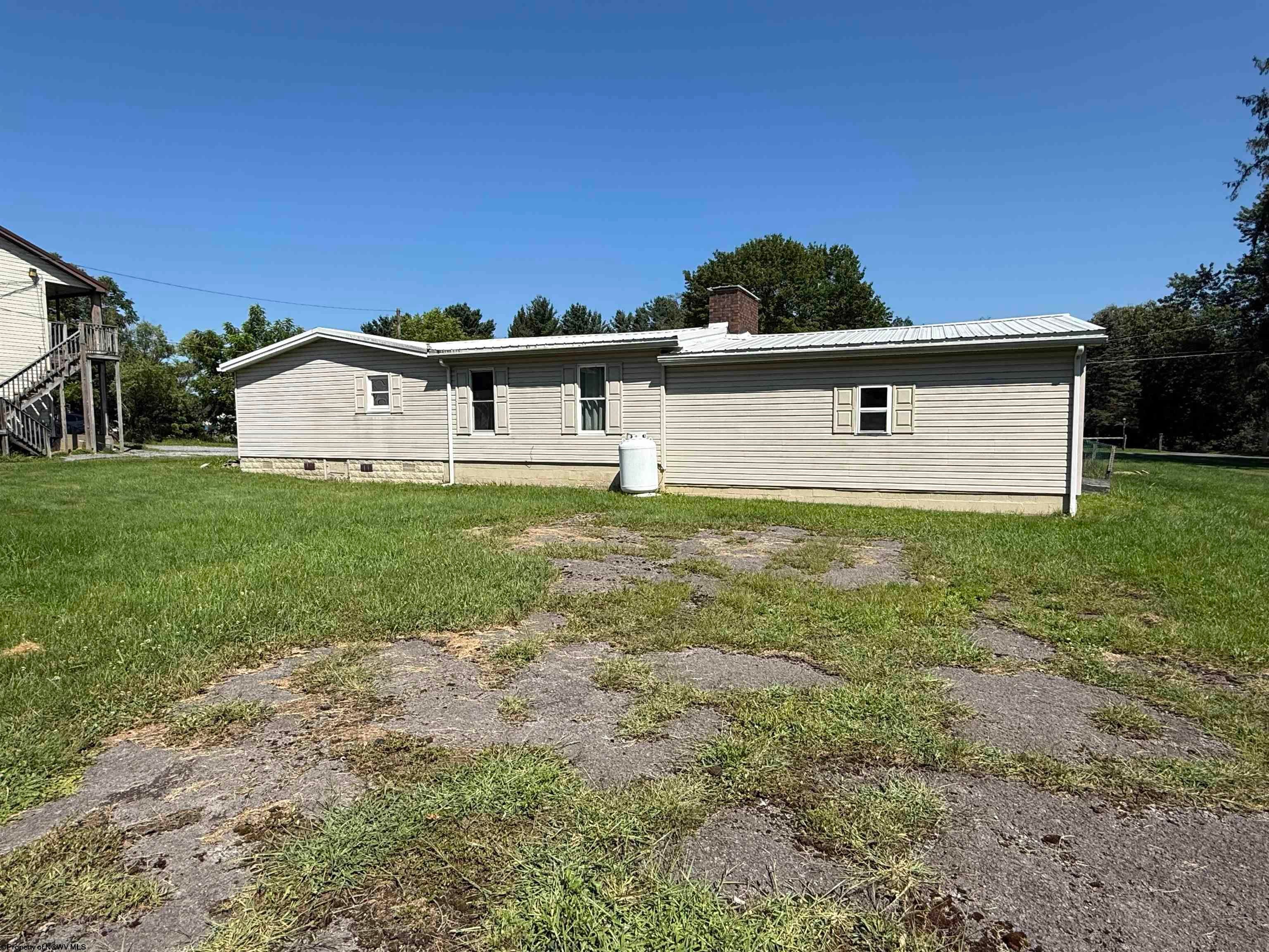 189 Grove Reedsville Wv 26547 Reedsville, WV 26547 - Photo 2 of 38 Gallery Image 2