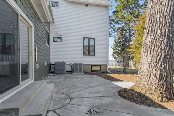 $1,499,999 | 217 West Main Street, Lake Zurich, IL 60047