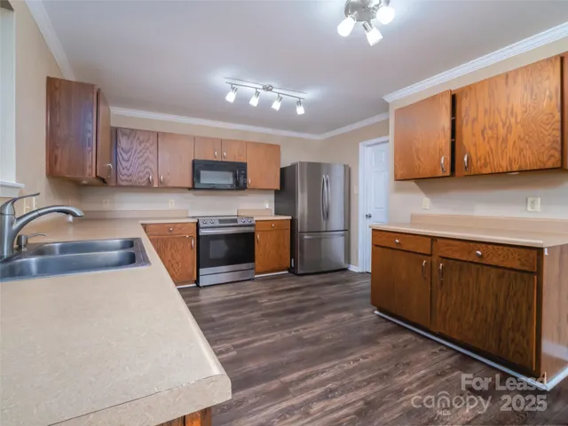 $2,400 | 910 Torsion Lane, Clover, SC 29710