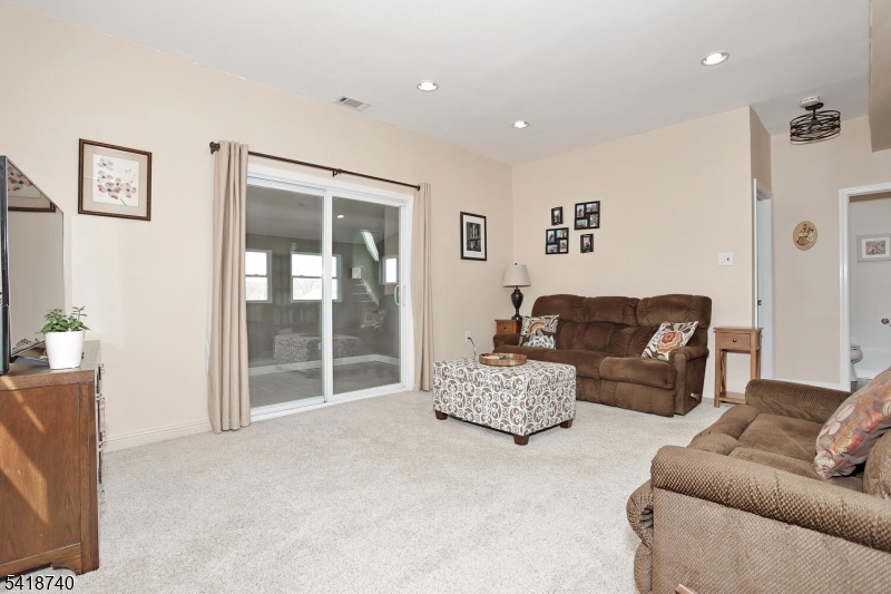 79 Highview Terrace Dover, NJ 07801 - Photo 23 of 37