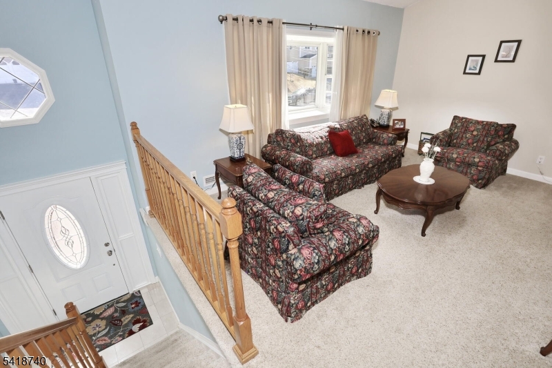 79 Highview Terrace Dover, NJ 07801 - Photo 4 of 37