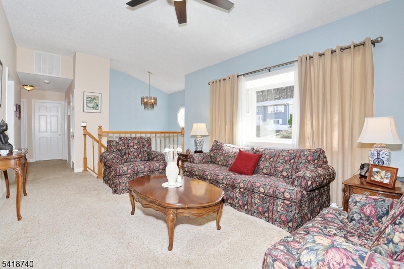 79 Highview Terrace Dover, NJ 07801 - Photo 6 of 37