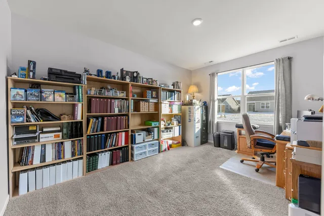 $355,000 | 906 Homerton Boulevard, North Aurora, IL 60542