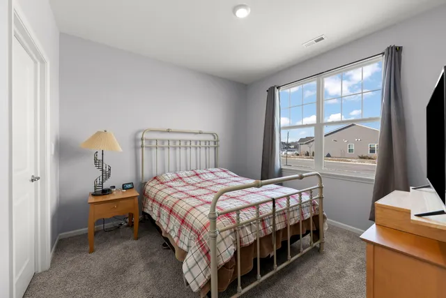 $355,000 | 906 Homerton Boulevard, North Aurora, IL 60542