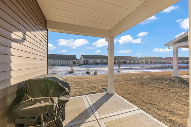 $355,000 | 906 Homerton Boulevard, North Aurora, IL 60542