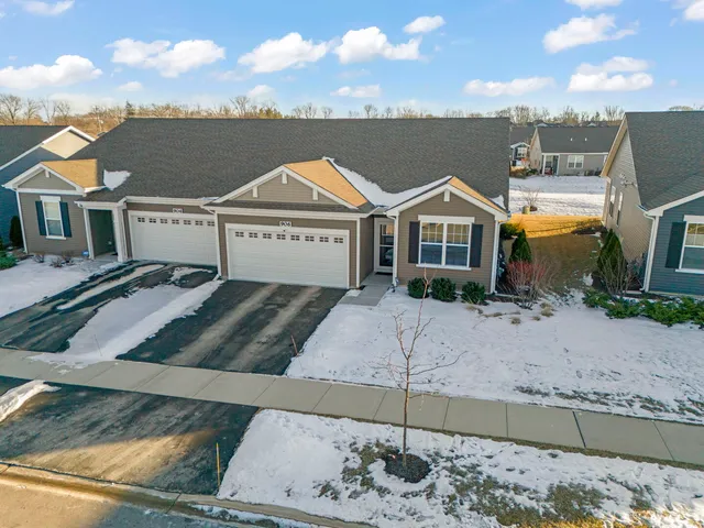 $355,000 | 906 Homerton Boulevard, North Aurora, IL 60542