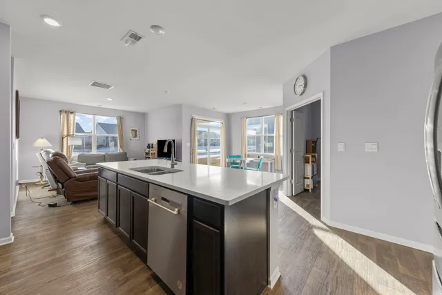 $355,000 | 906 Homerton Boulevard, North Aurora, IL 60542