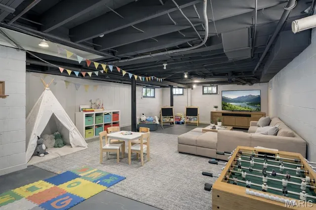 $180,000 | 206 Thoroughman Avenue, Ferguson, MO 63135