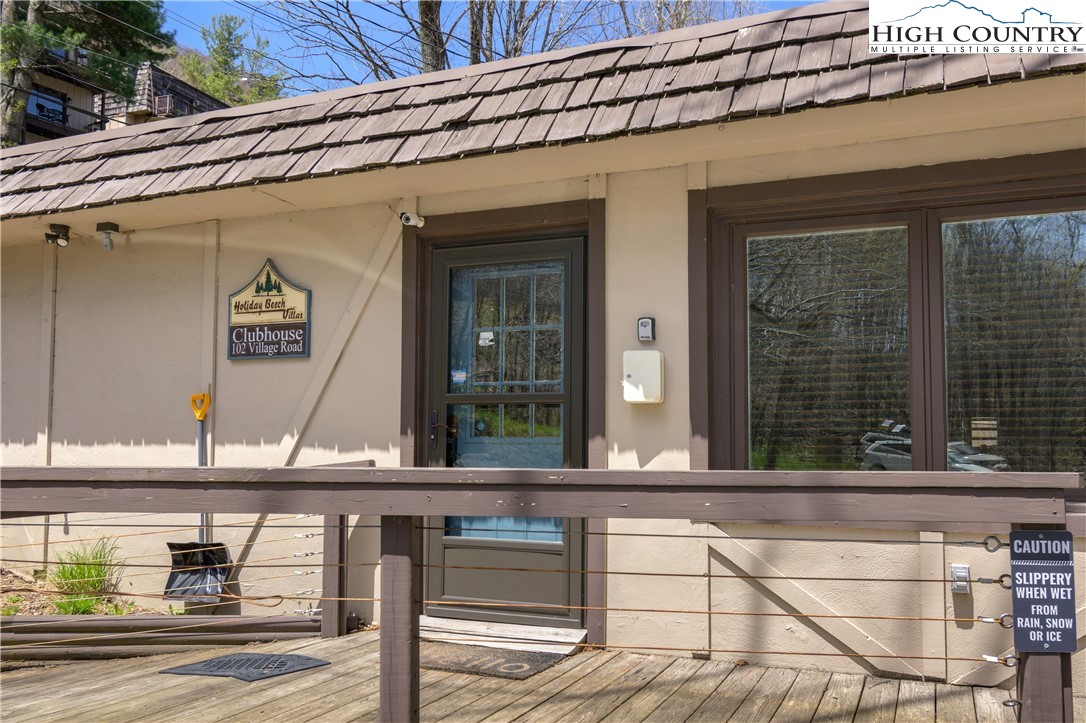103 Mid Holiday Lane, Unit 115D Beech Mountain, NC 28604 - Photo 24 of 25 front view of a building