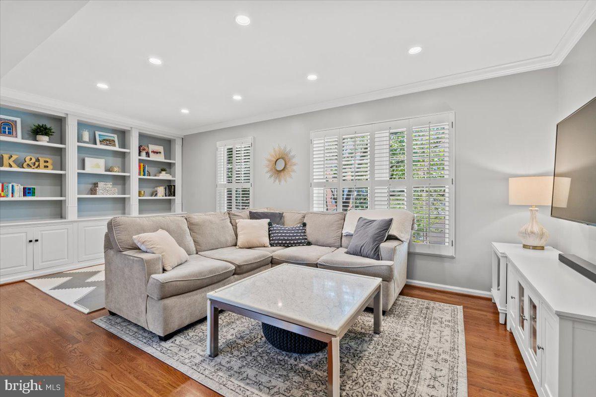 922 Rolfe Place Alexandria, VA 22314 - Photo 16 of 49
