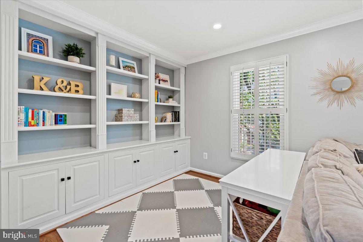 922 Rolfe Place Alexandria, VA 22314 - Photo 17 of 49