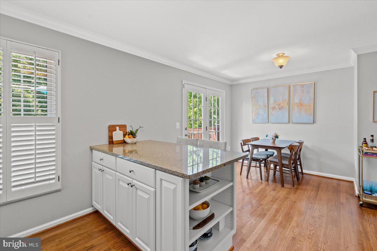 922 Rolfe Place Alexandria, VA 22314 - Photo 5 of 49