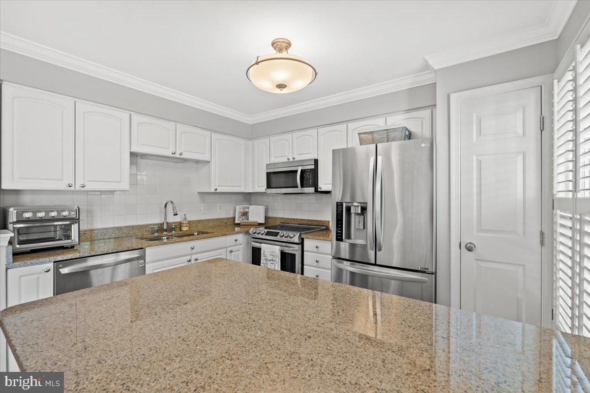 922 Rolfe Place Alexandria, VA 22314 - Photo 6 of 49