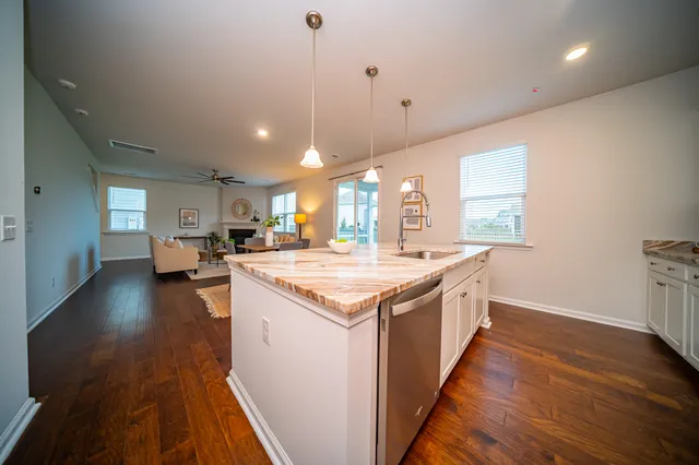 $2,650 | 107 Goose Road, Summerville, SC 29483