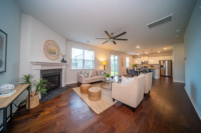 $2,650 | 107 Goose Road, Summerville, SC 29483