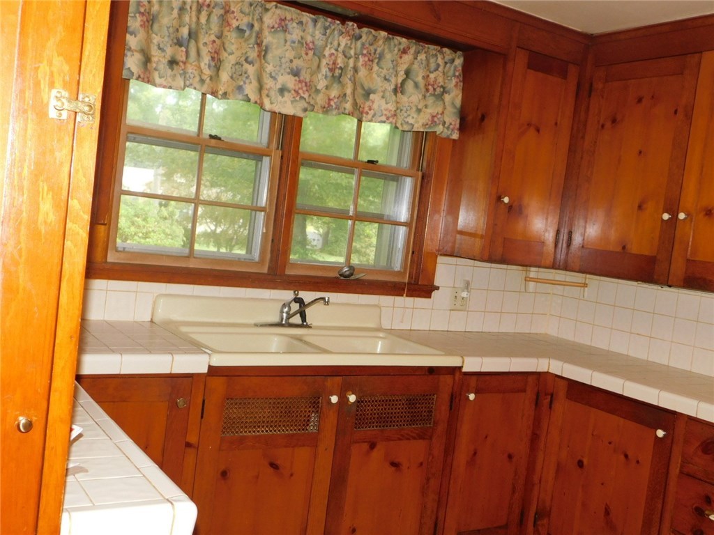 50 Katama Road Pawtucket, RI 02861 - Photo 18 of 39 Gallery Image 18