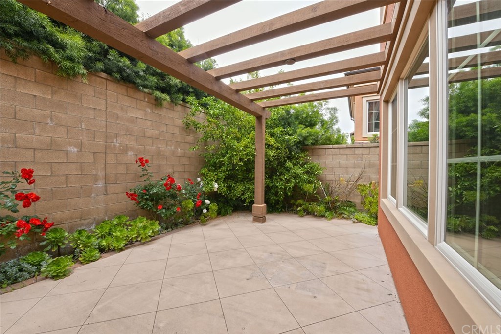 47 Bianco Irvine, CA 92618 - Photo 14 of 37