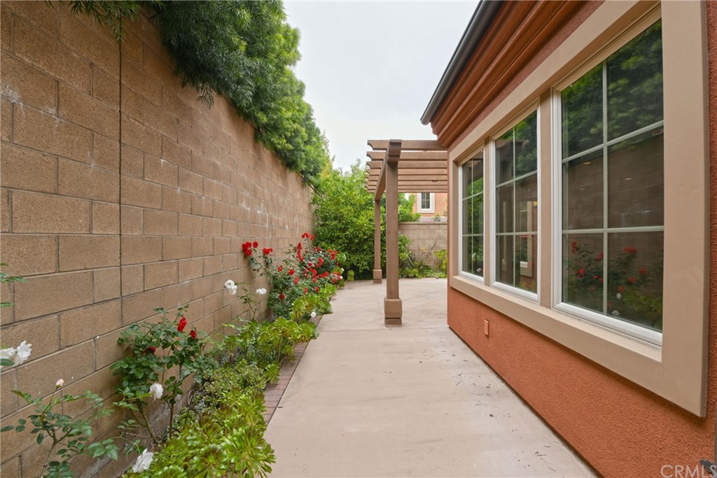 47 Bianco Irvine, CA 92618 - Photo 17 of 37