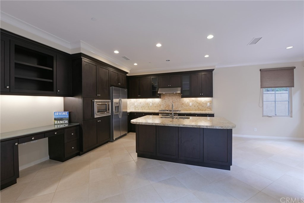 47 Bianco Irvine, CA 92618 - Photo 3 of 37