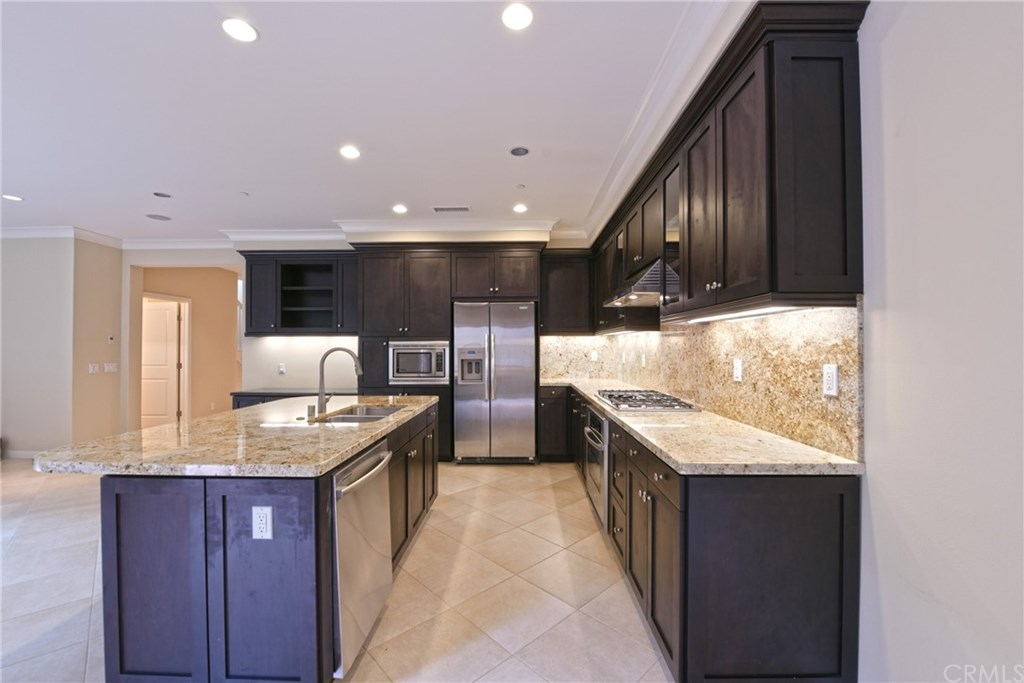 47 Bianco Irvine, CA 92618 - Photo 8 of 37