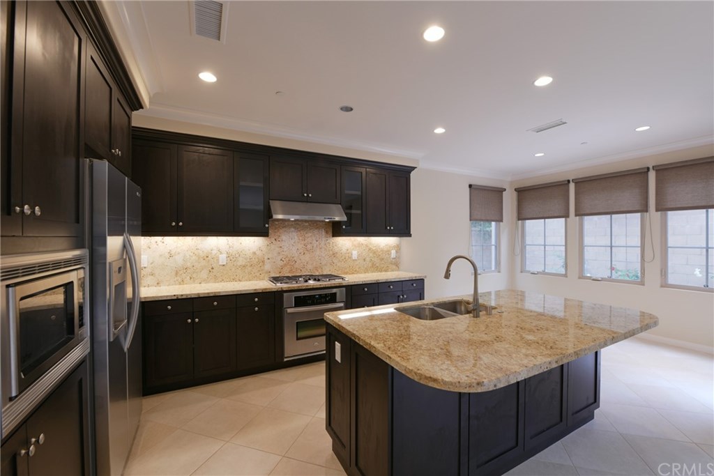 47 Bianco Irvine, CA 92618 - Photo 9 of 37