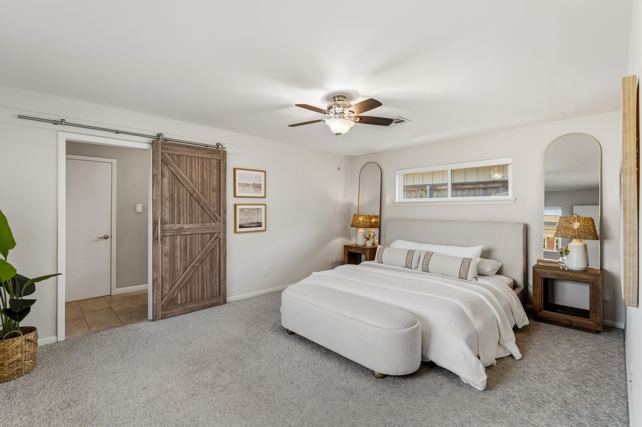 5706 Ariel Street Houston, TX 77096 - Photo 15 of 31 Welcome to the primary retreat!