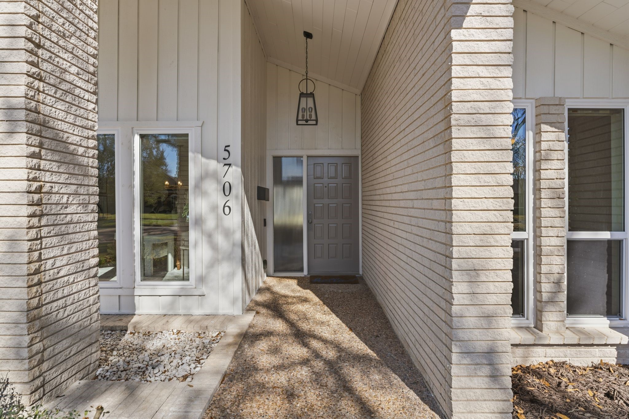 5706 Ariel Street Houston, TX 77096 - Photo 2 of 31