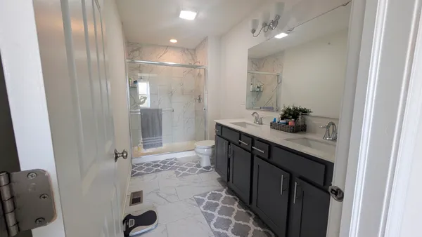 $3,200 | 29-w730 Cambridge Court, Unit 730, Warrenville, IL 60555