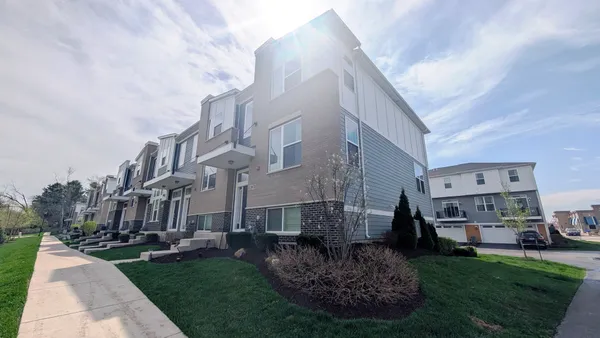 $3,200 | 29-w730 Cambridge Court, Unit 730, Warrenville, IL 60555