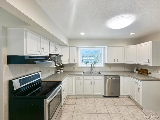 $417,500 | 5457 Mild Drive, Oakville, MO 63129