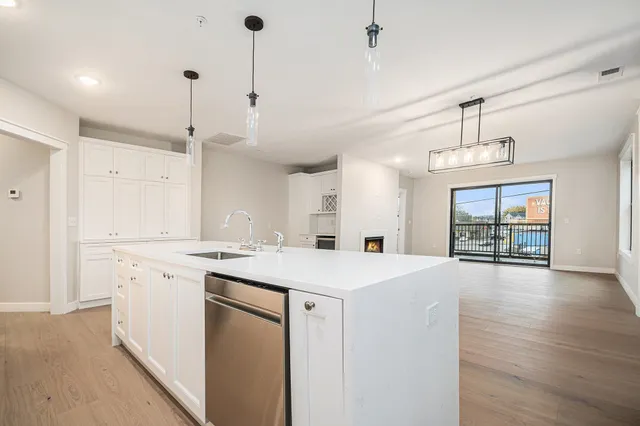 $739,000 | 201 South Bend Avenue, South Bend, IN 46637