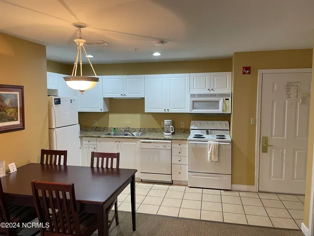 $1,700 | 490 Little River Farm Boulevard, Unit A 201, Carthage, NC 28327