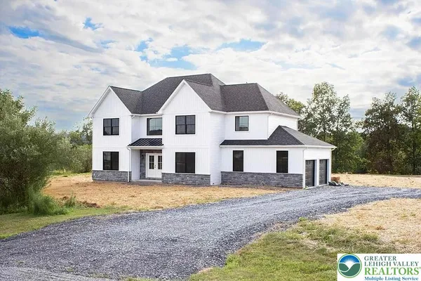 $650,000 | Woods Crossing, Saylorsburg, PA 18353