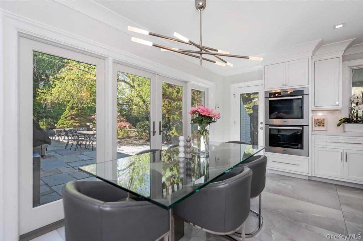 126 Station Road Great Neck, NY 11023 - Photo 22 of 49