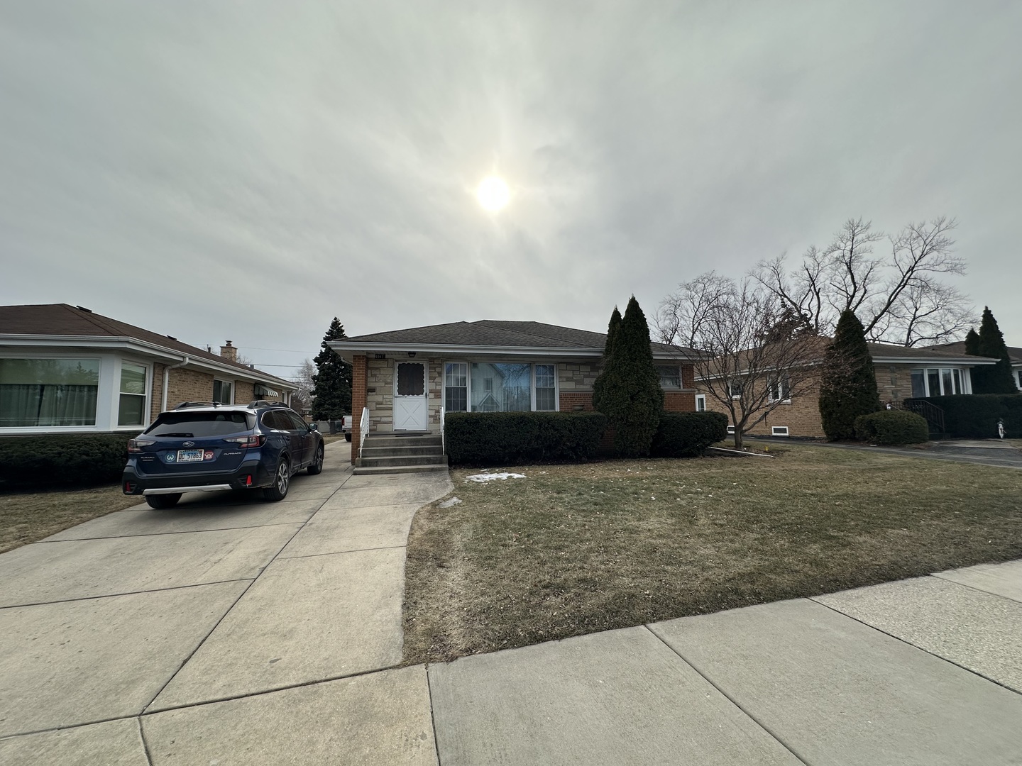 6947 West Howard Street Niles, IL 60714 - Photo 1 of 4 Gallery Image 1