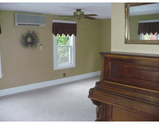 81 Michigan Street Springfield, MA 01151 - Photo 7 of 18 Gallery Image 7