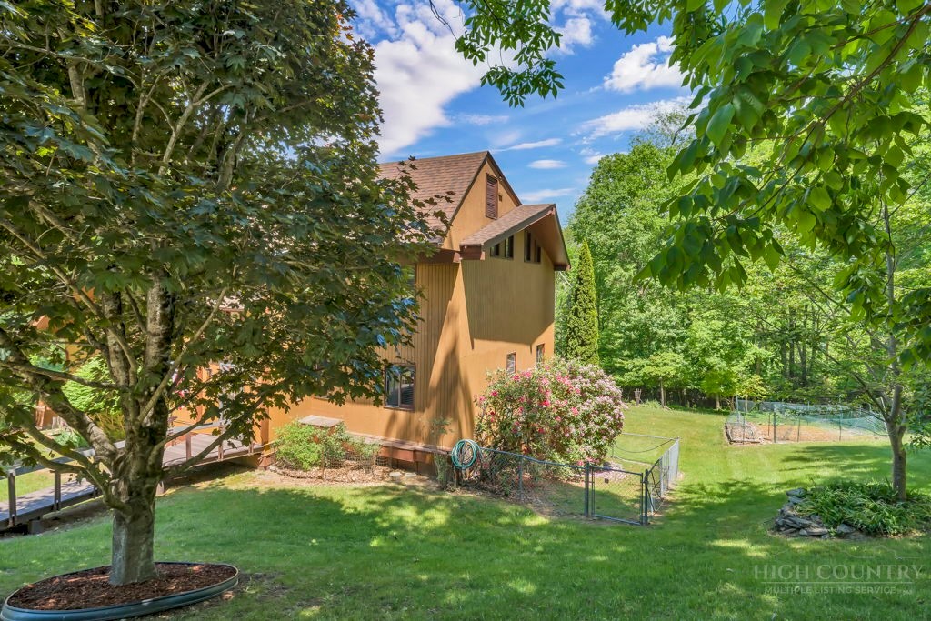 1065 Ravens Ridge Circle Boone, NC 28607 - Photo 7 of 50